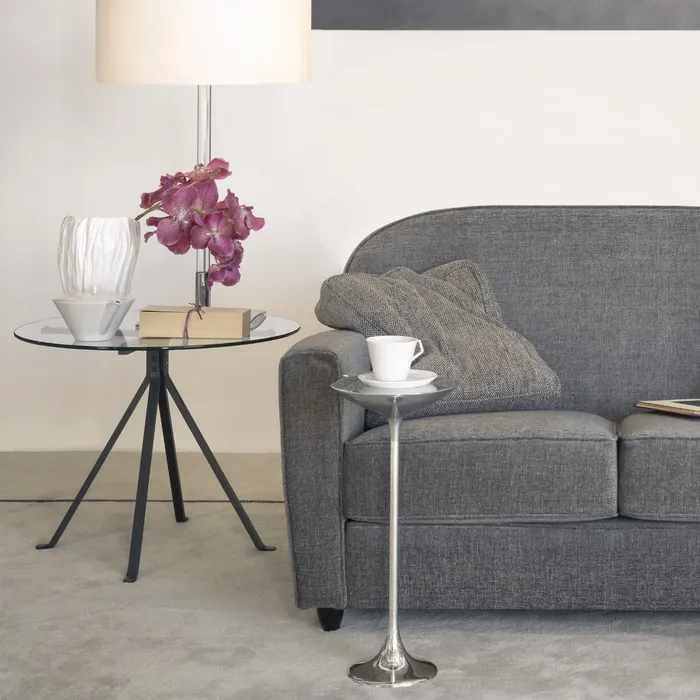 “Side view of PING II chair by Driade – contemporary Italian seating combining minimalist style and ergonomic comfort”