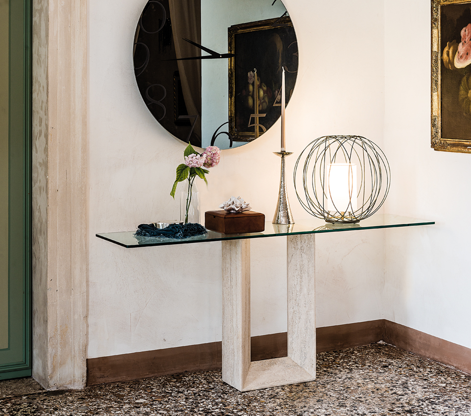 “DIAPASON by Cattelan Italia – elegant Italian dining table with sculptural marble base and sleek glass top”