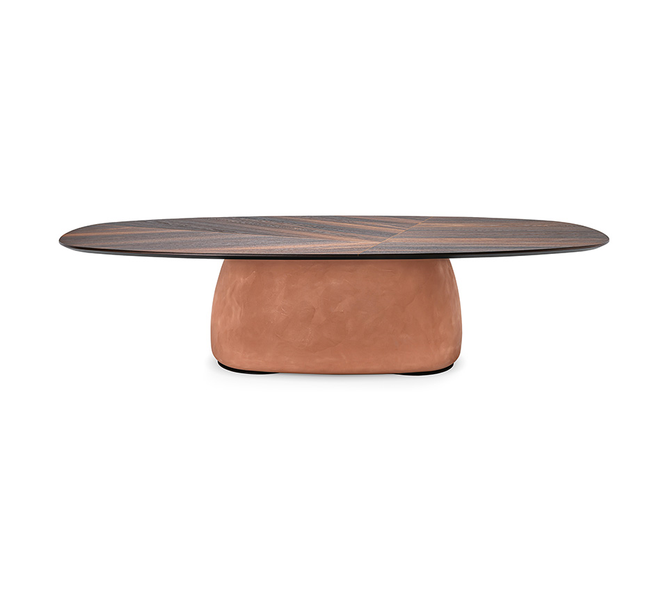 “Top view of BOTERO Wood by Cattelan Italia – smooth circular wood tabletop with natural grain and beveled edge”