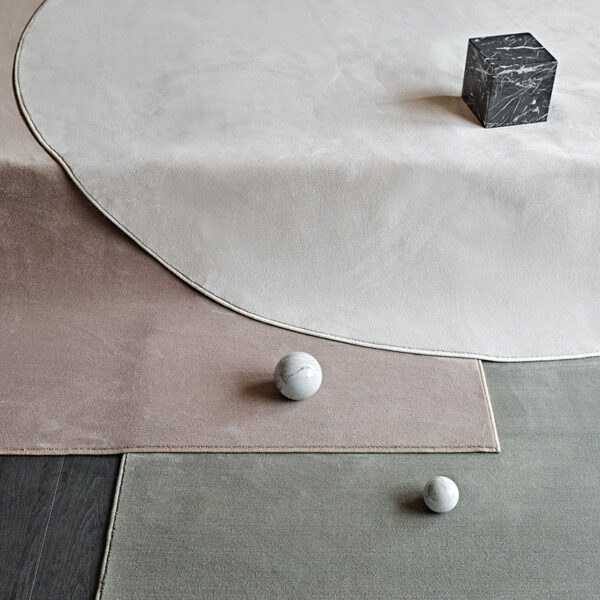  “KIMI chair by Cattelan – elegant side chair with soft padded seat and clean modern lines”