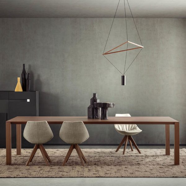 “Gamma by Pianca modern Italian sofa – sleek design with plush cushions and clean lines”