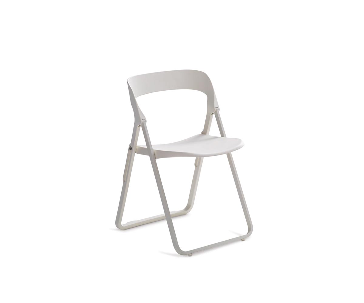 "Bek folding chair by Casamania, designed by Giulio Iacchetti, featuring a minimalist fiberglass-reinforced polypropylene seat and backrest, supported by a painted metal frame, available in black and white finishes."