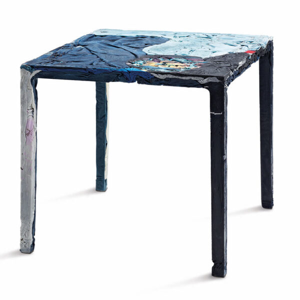 Rememberme Bistrot Table by Casamania & Horm – Sustainable Design by Tobias Juretzek