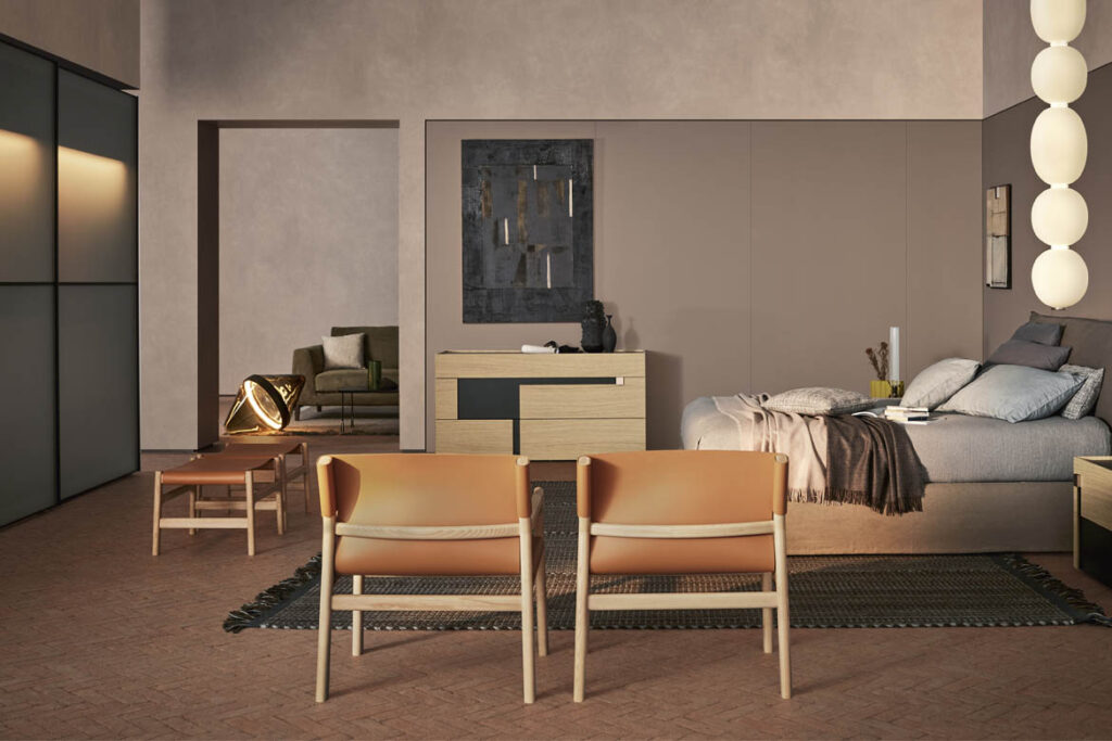 “Fushimi Lounge by Pianca modern Italian lounge chair – elegant solid wood frame with refined curves”