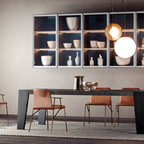“Contemporary dining chair – Alunna by Pianca featuring elegant curves and refined craftsmanship”