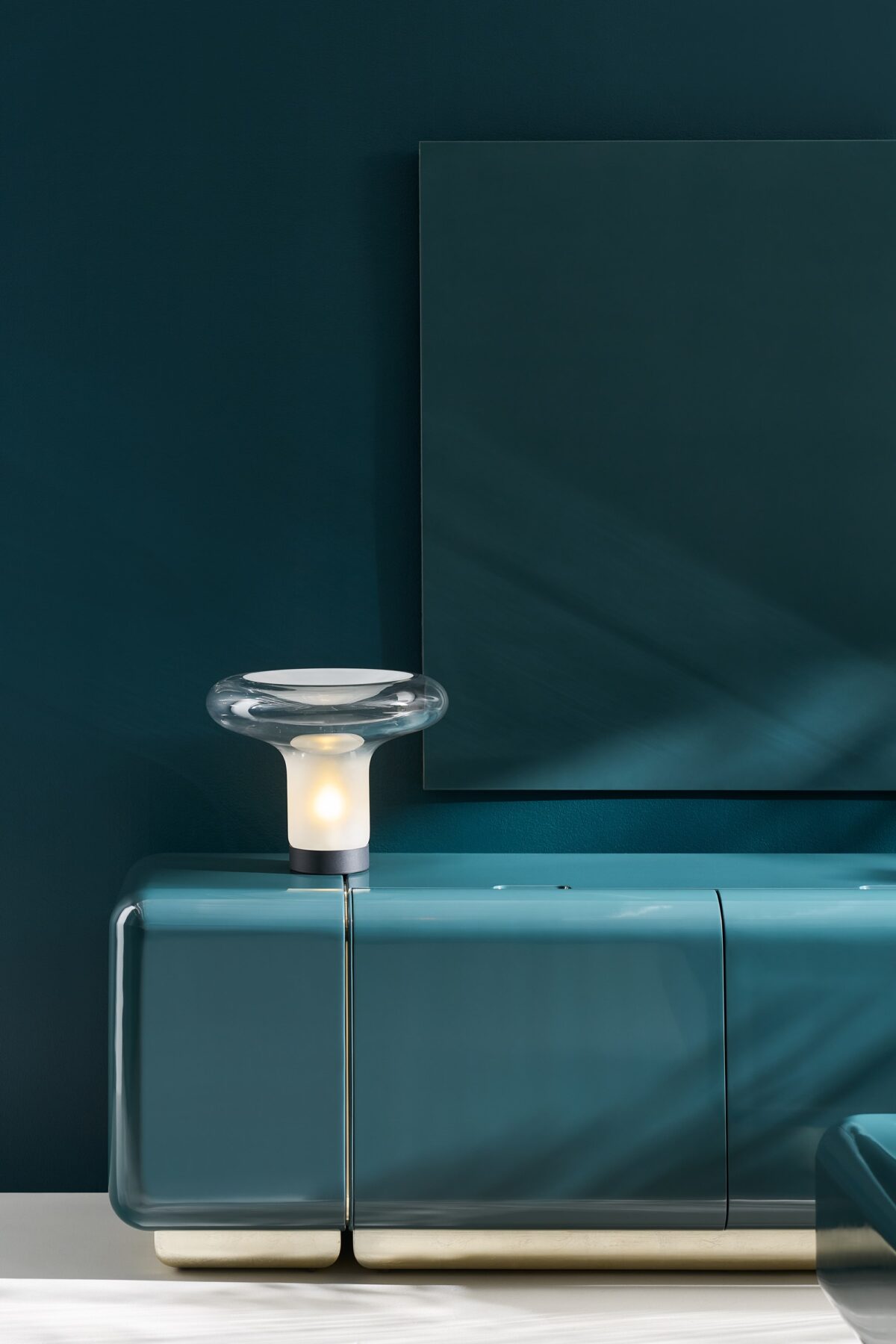 Gelee Media - Apatite by Caracole with a sophisticated, modern design.