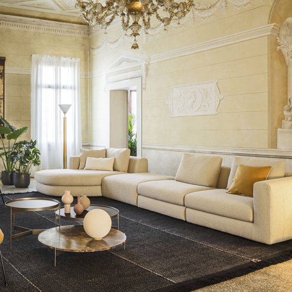 “Ergonomic Italian armchair – Tobias by Pianca designed for comfort and style”