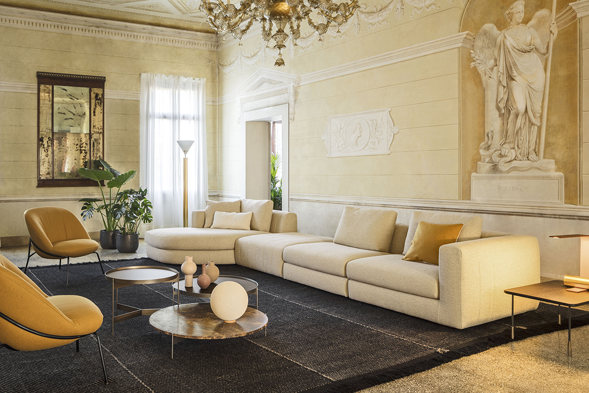 “Ergonomic Italian armchair – Tobias by Pianca designed for comfort and style”