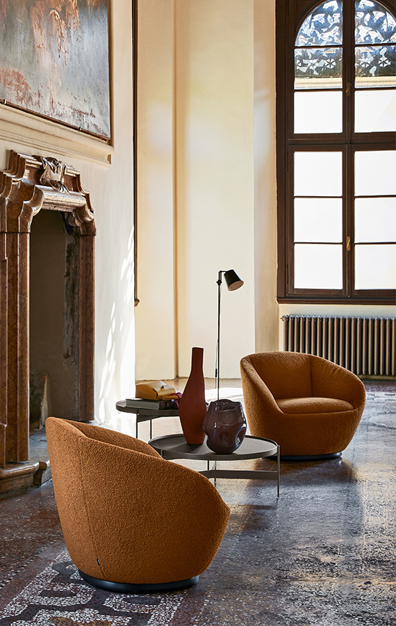 “Contemporary lounge chair – Naan by Pianca featuring refined craftsmanship and comfortable seating”