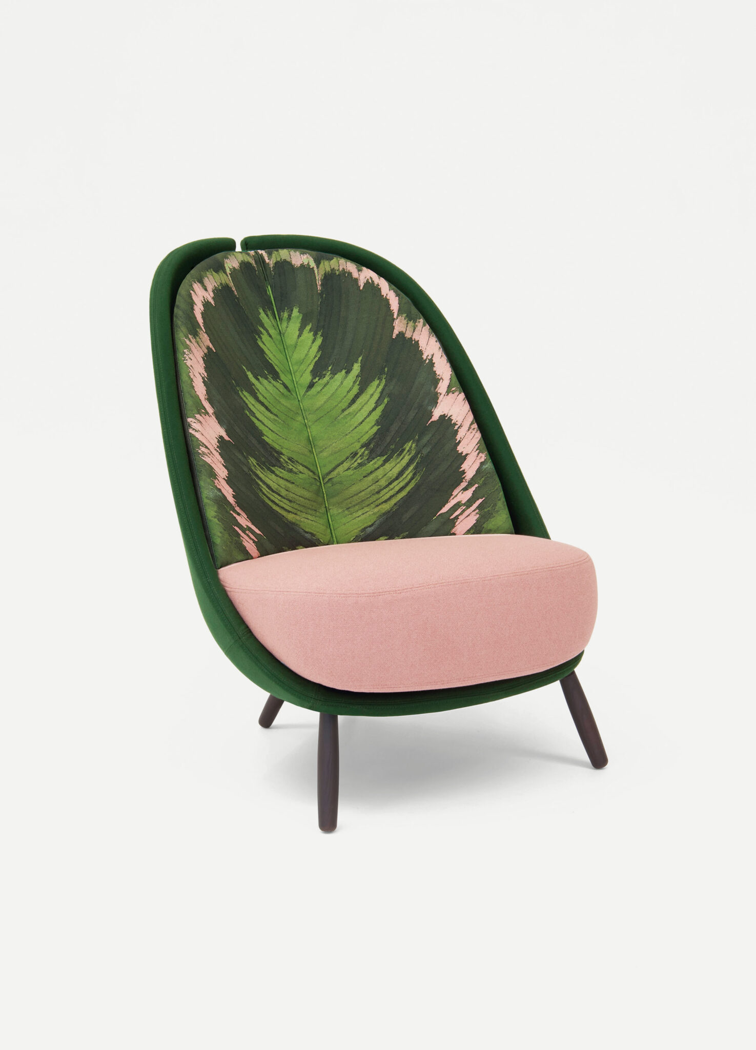 “Calatea by Pianca modern Italian armchair – sculptural design with bold curves and elegant fabric”