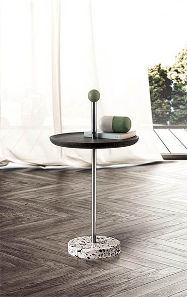“Pianca Contralto – contemporary Italian sofa featuring clean lines and elegant fabric upholstery”