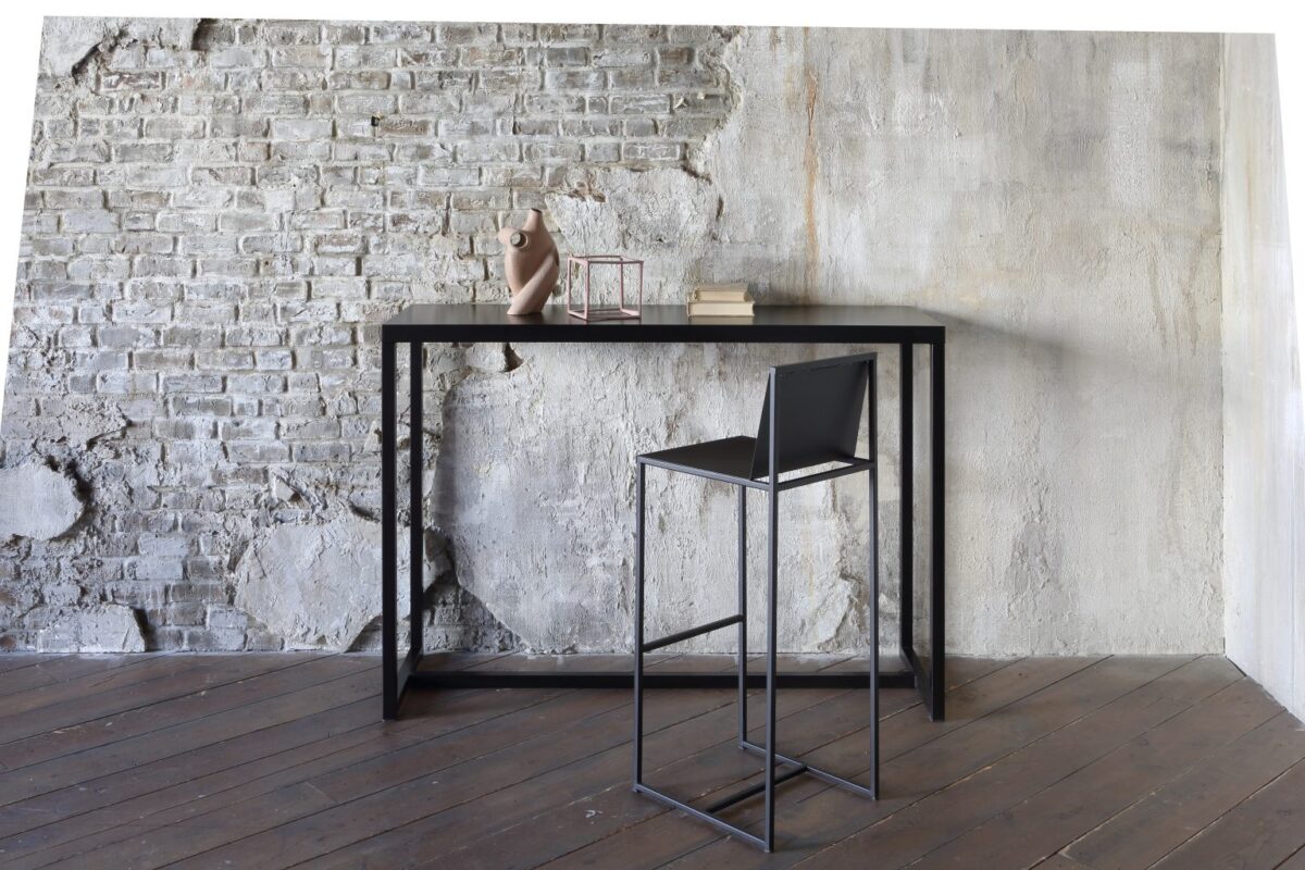 “Slim-profile barstool named SLIM SISSI by Zeusnoto, combining lightweight construction and ergonomic comfort.”