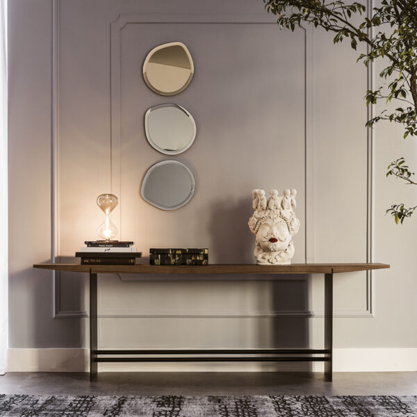 “TREVI by Cattelan Italia – elegant dining table with sculptural base and refined wood or ceramic top”