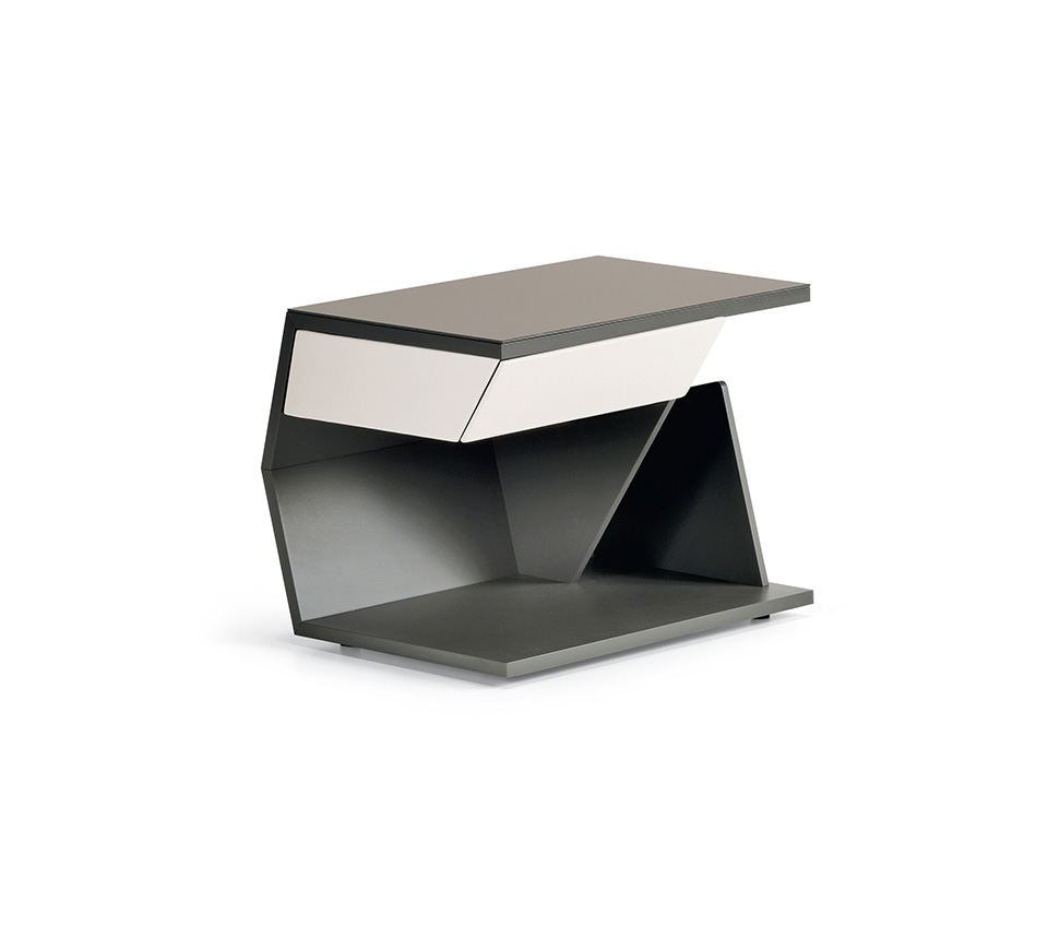 “CLUB by Cattelan Italia – modern Italian wall mirror with geometric layered design and refined luxury detailing”