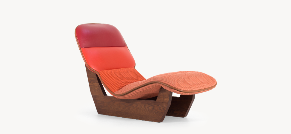 Lilo chaise longue by Moroso in luxurious Italian velvet, front view in a Royal Oak Michigan showroom