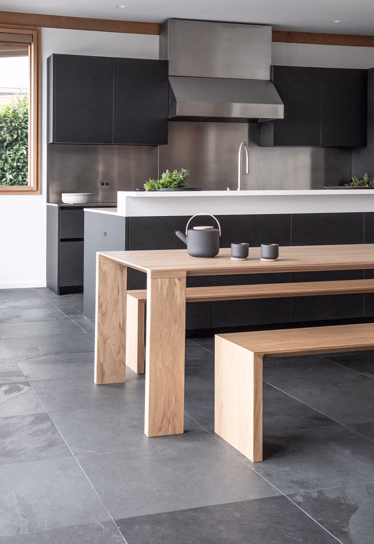 Side view of Radii Bench by Bensen