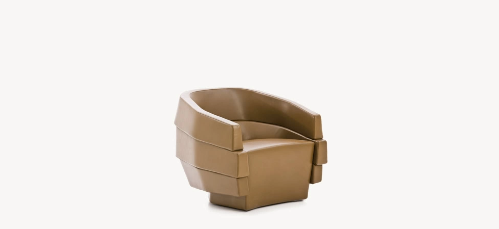Rift by Moroso in sleek Italian leather with sculptural backrest, front view in a Royal Oak Michigan showroom