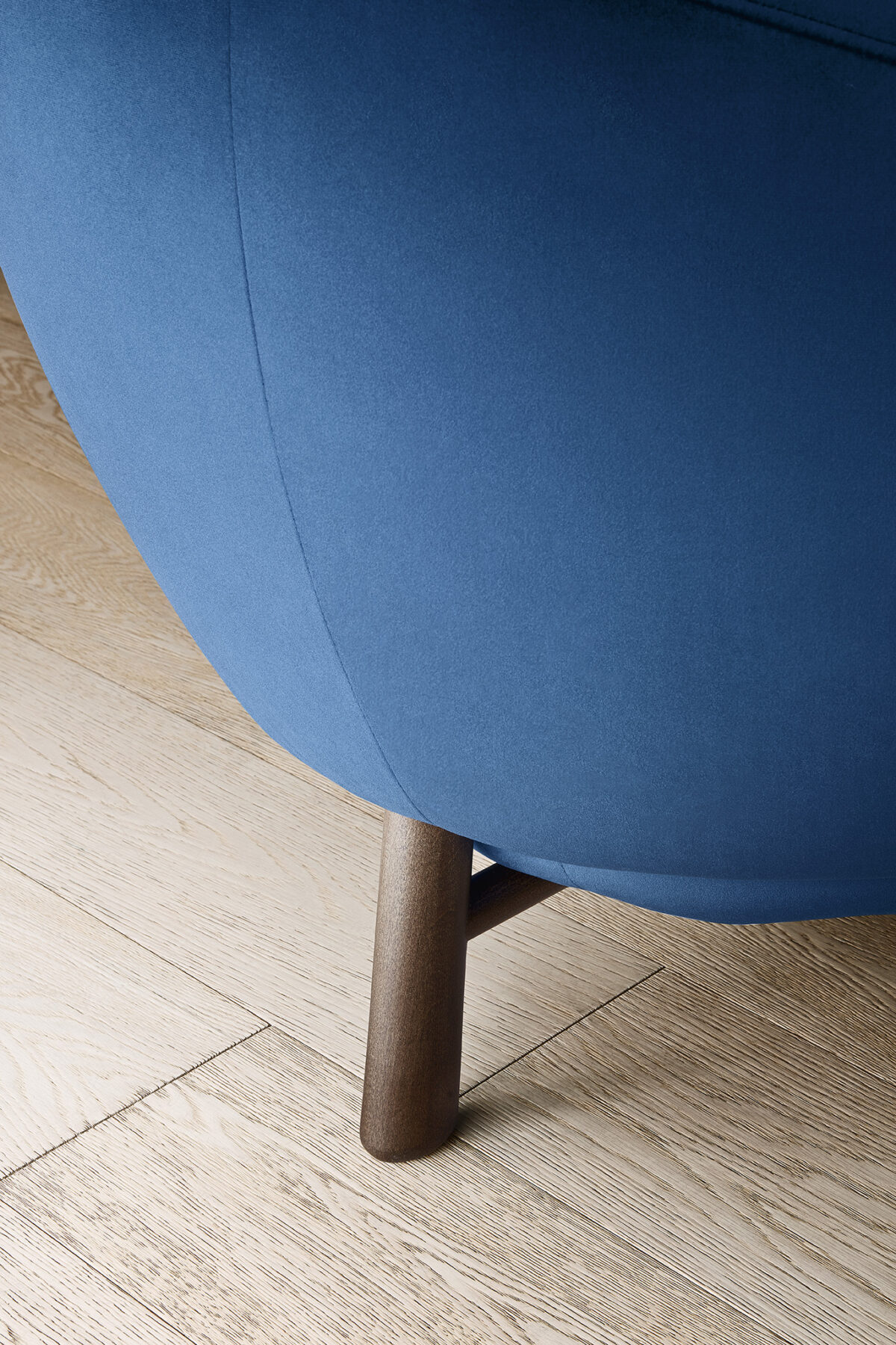 A set of RIO tables by Calligaris arranged in an outdoor setting, demonstrating their ability to create a stylish and comfortable al fresco dining area.