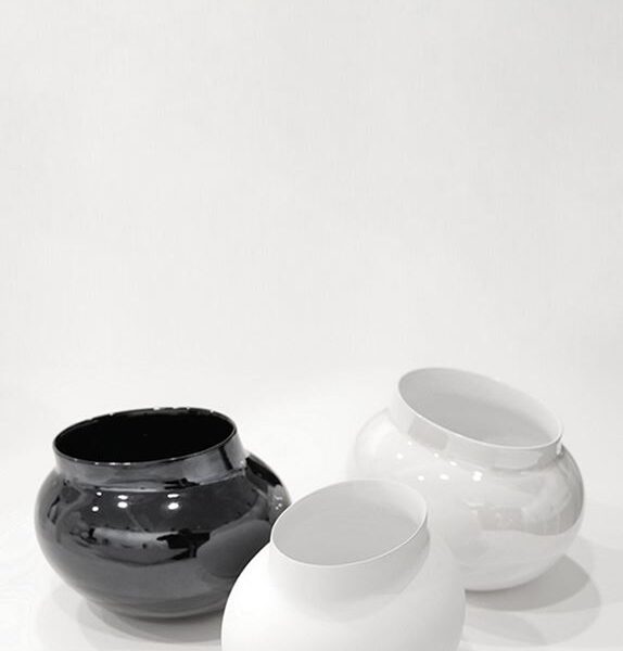 Handcrafted Pandora Small vase by Kose Milano in matte clay, showcasing minimalist Italian design. Available at Italcasa Design, Royal Oak, Michigan.