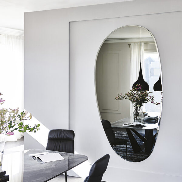  “HAWAII Magnum by Cattelan Italia – oversized organic-shaped wall mirror with smooth contours and modern Italian style”