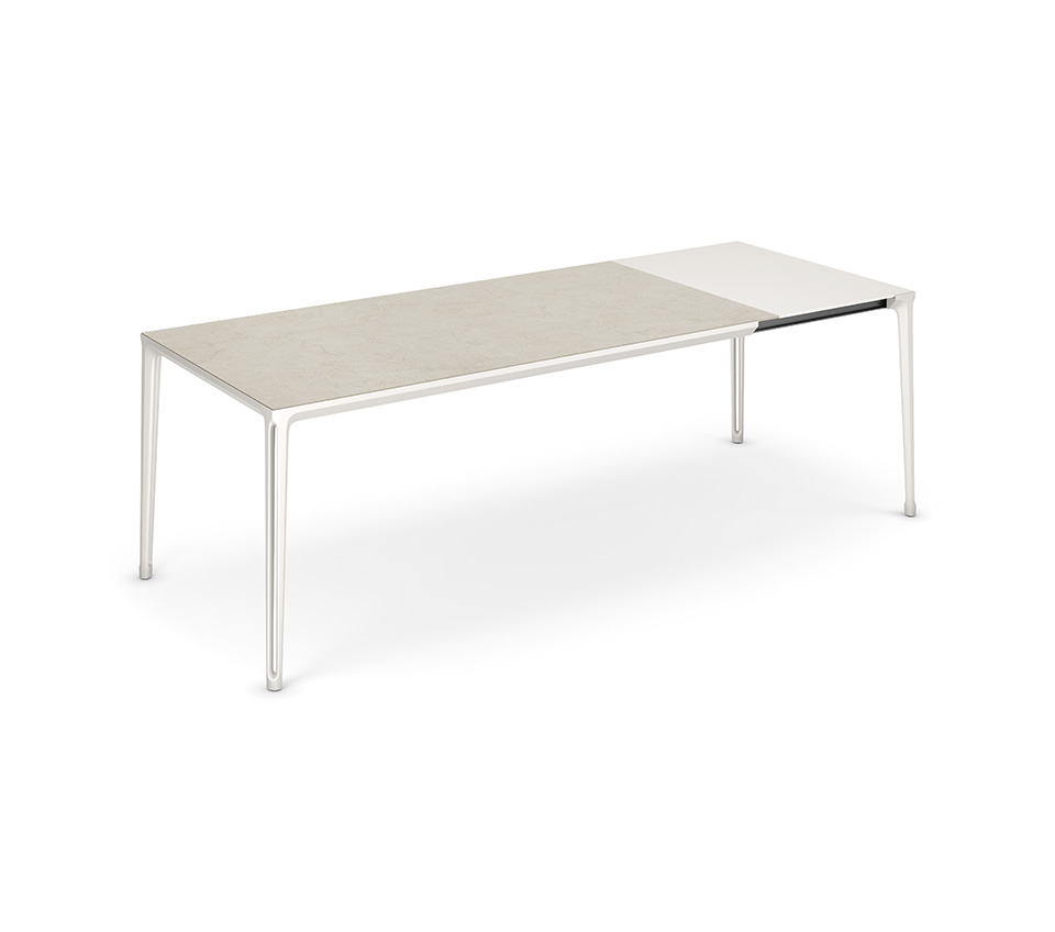 “BOULEVARD Argile Drive by Cattelan Italia – extendable Italian dining table with raw Argile clay finish and modern sculptural legs”