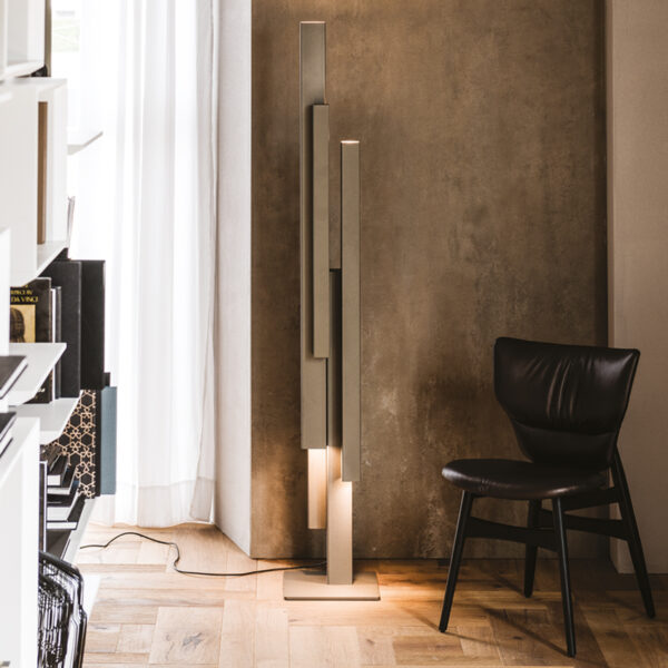 “MANHATTAN by Cattelan Italia – modern Italian mirror with geometric rectangular design and refined beveled detailing”
