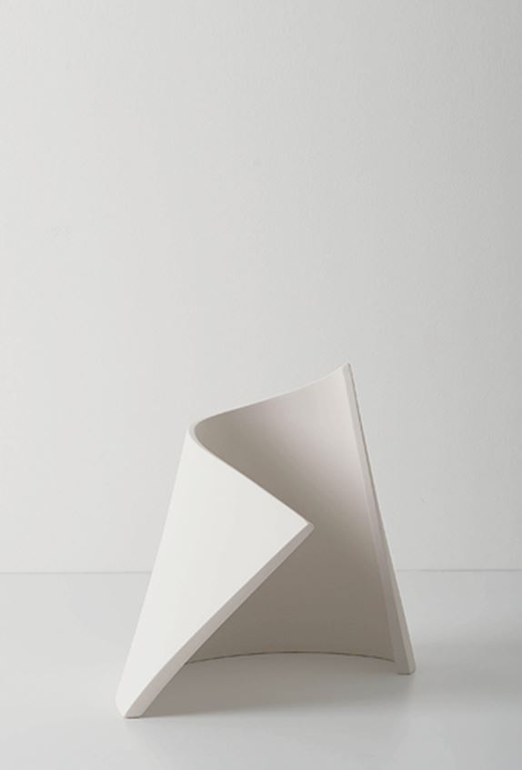 Modern luxury Vase “Divenire” by Kose Milano – Italian craftsmanship showcased in Birmingham, Michigan