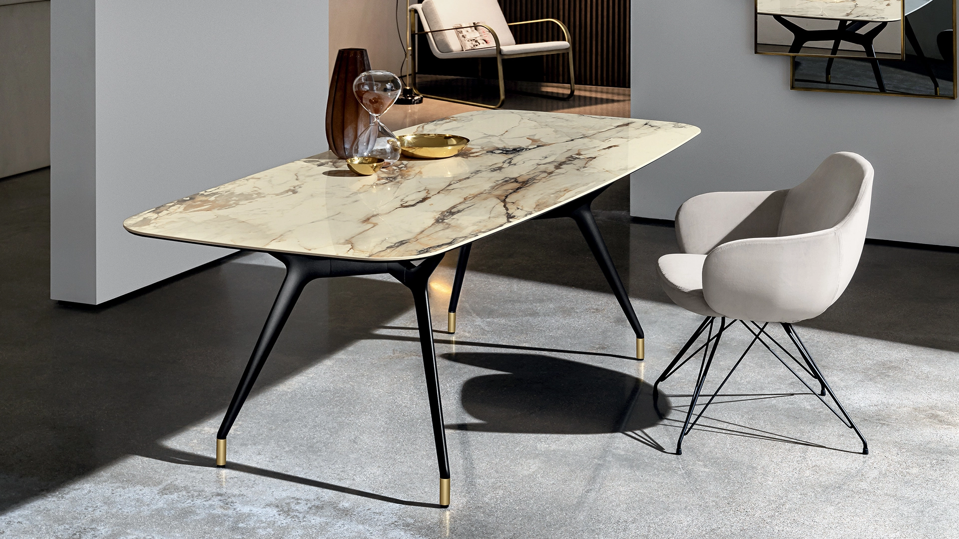 “Sovet Arkos Shaped 01 – sleek Italian craftsmanship with artistic form and minimalist sophistication”