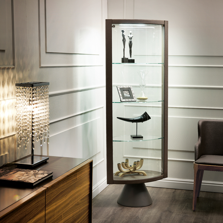 “SABA mirror by Cattelan – sculptural decorative mirror with fluid lines and refined Italian craftsmanship”