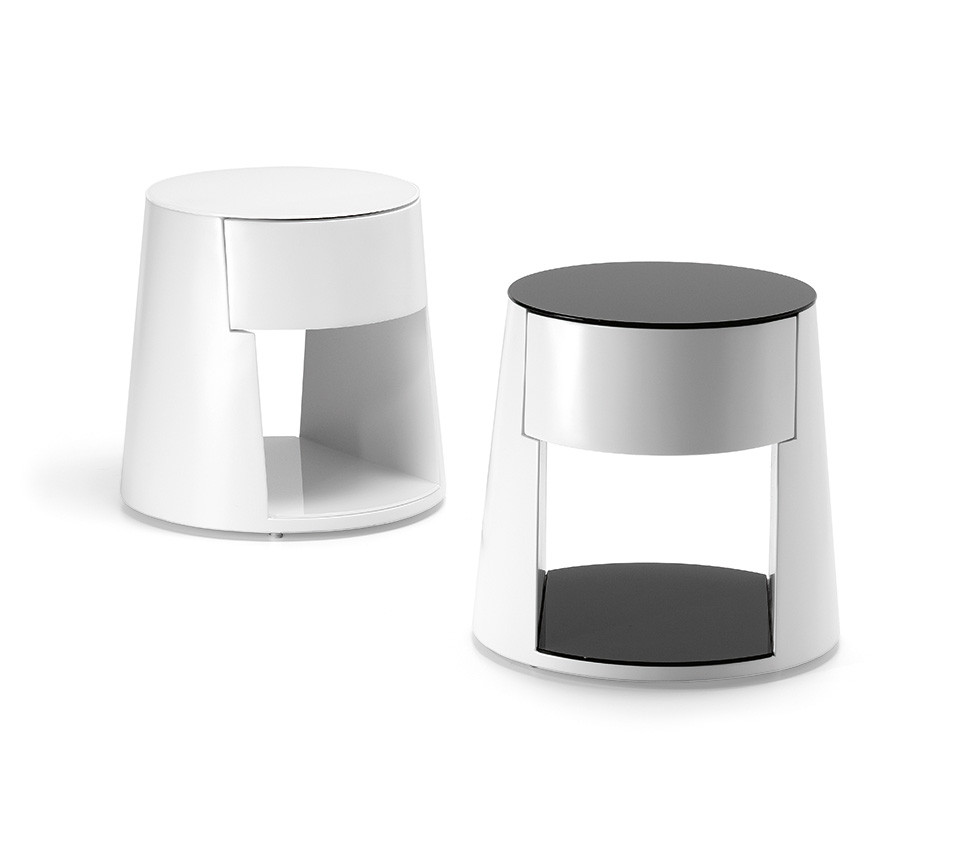“NIGEL by Cattelan Italia – modern Italian nightstand with wooden frame and elegant leather-upholstered drawer front”