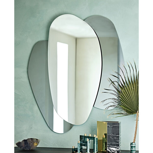 “ULISSE by Cattelan Italia – modern Italian wall clock with bold sculptural design and minimalist metallic frame”