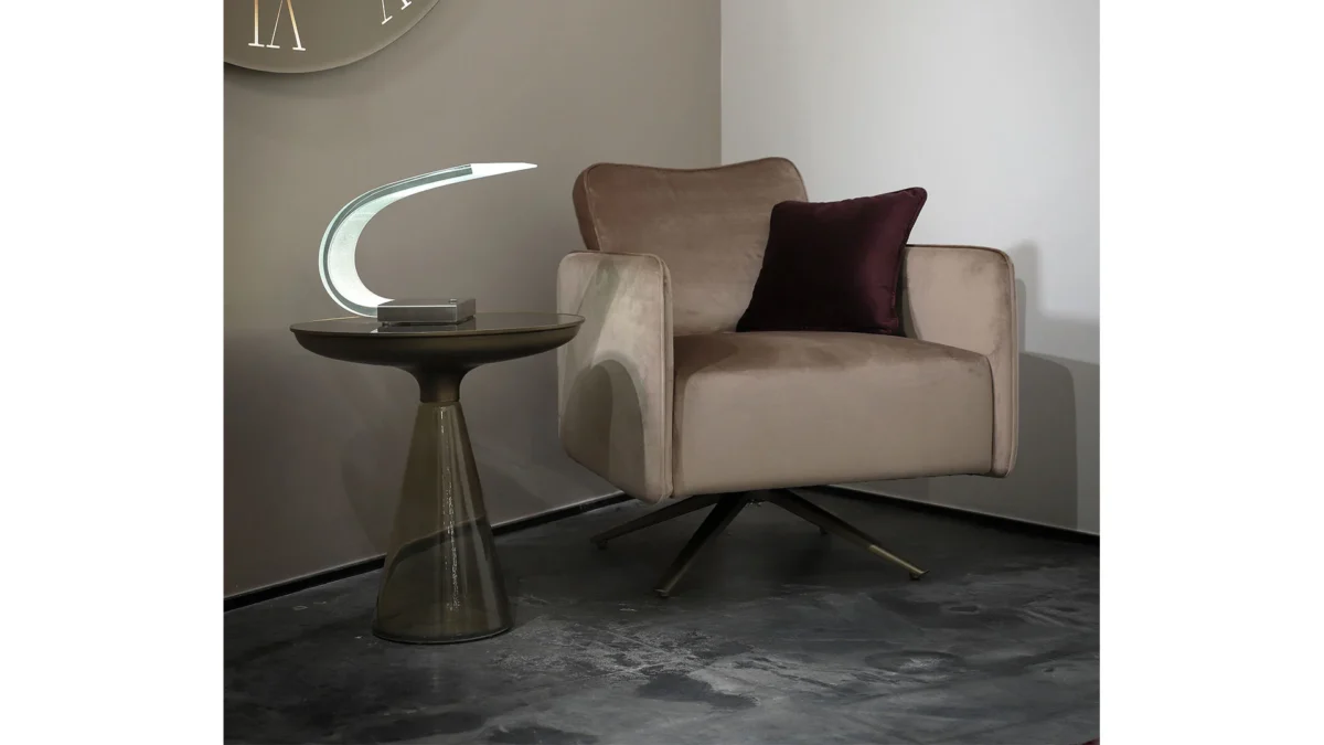 Luxury DIAMANTE POLTRONA by Reflex showcased in Troy Michigan
