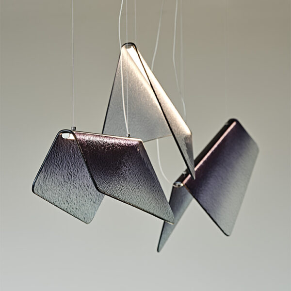 “VELAR by Cattelan Italia – modern Italian pendant light with curved glass shade and elegant suspended silhouette”