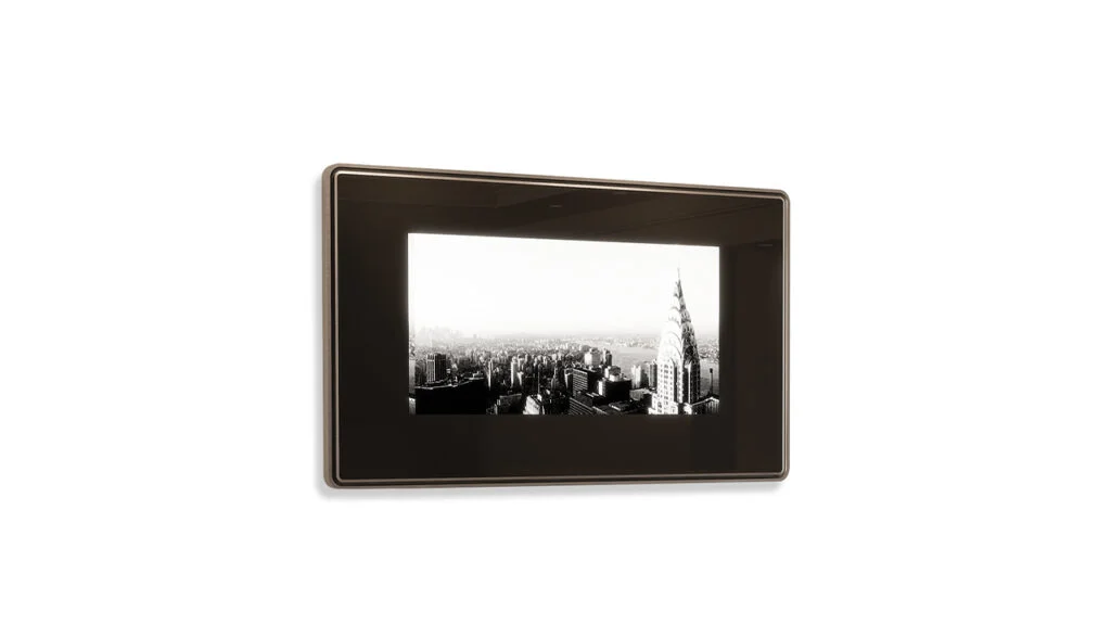 “Reflex OH FRAME MIRROR TV – multifunctional mirror with integrated TV.”
