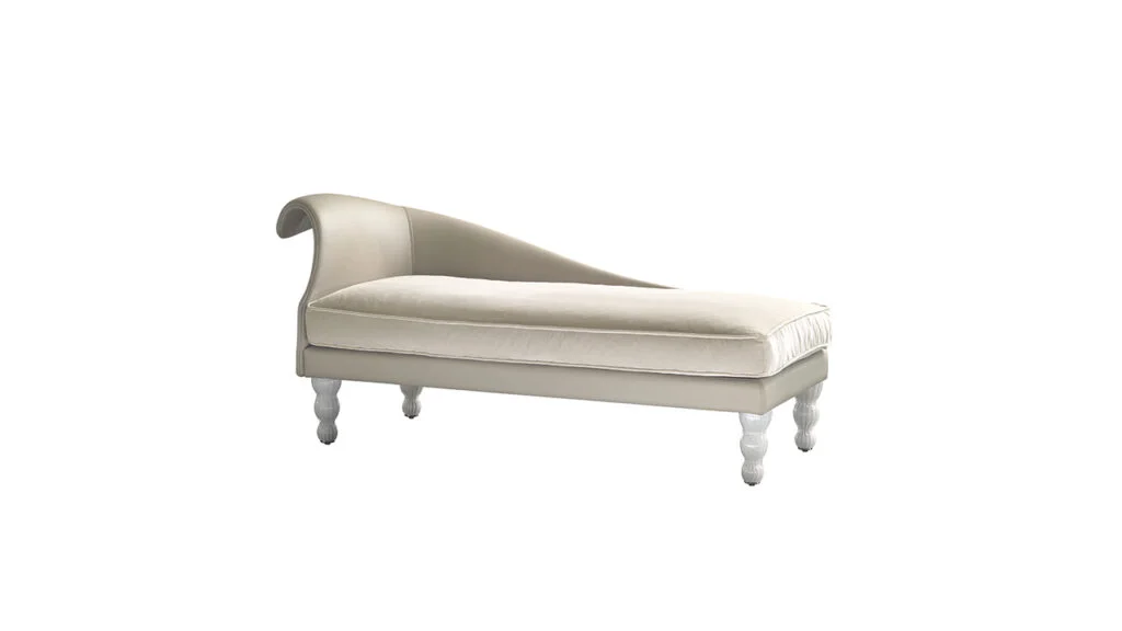 Casanova Triclinium by Reflex – Luxurious modern seating for upscale spaces in Royal Oak, Michigan.