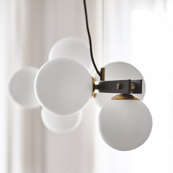 “PLANETA by Cattelan Italia – modern Italian chandelier with spherical glass shades and brushed brass metal arms”