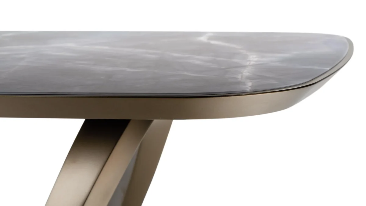 Segno 72 by Reflex showcased in Troy Michigan showroom, modern Italian luxury furniture design.