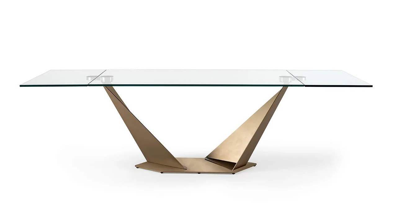 Quartz 72 Allungabile by Reflex featured in Birmingham Michigan showroom, modern Italian luxury furniture design.