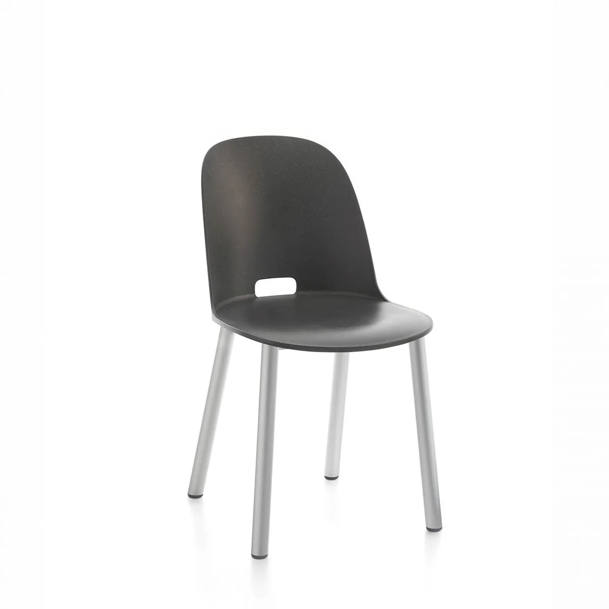 Alfi Aluminum chair in dark grey by Emeco, designed by Jasper Morrison, features a recycled polypropylene and wood fiber seat with an aluminum frame, suitable for both indoor and outdoor use.