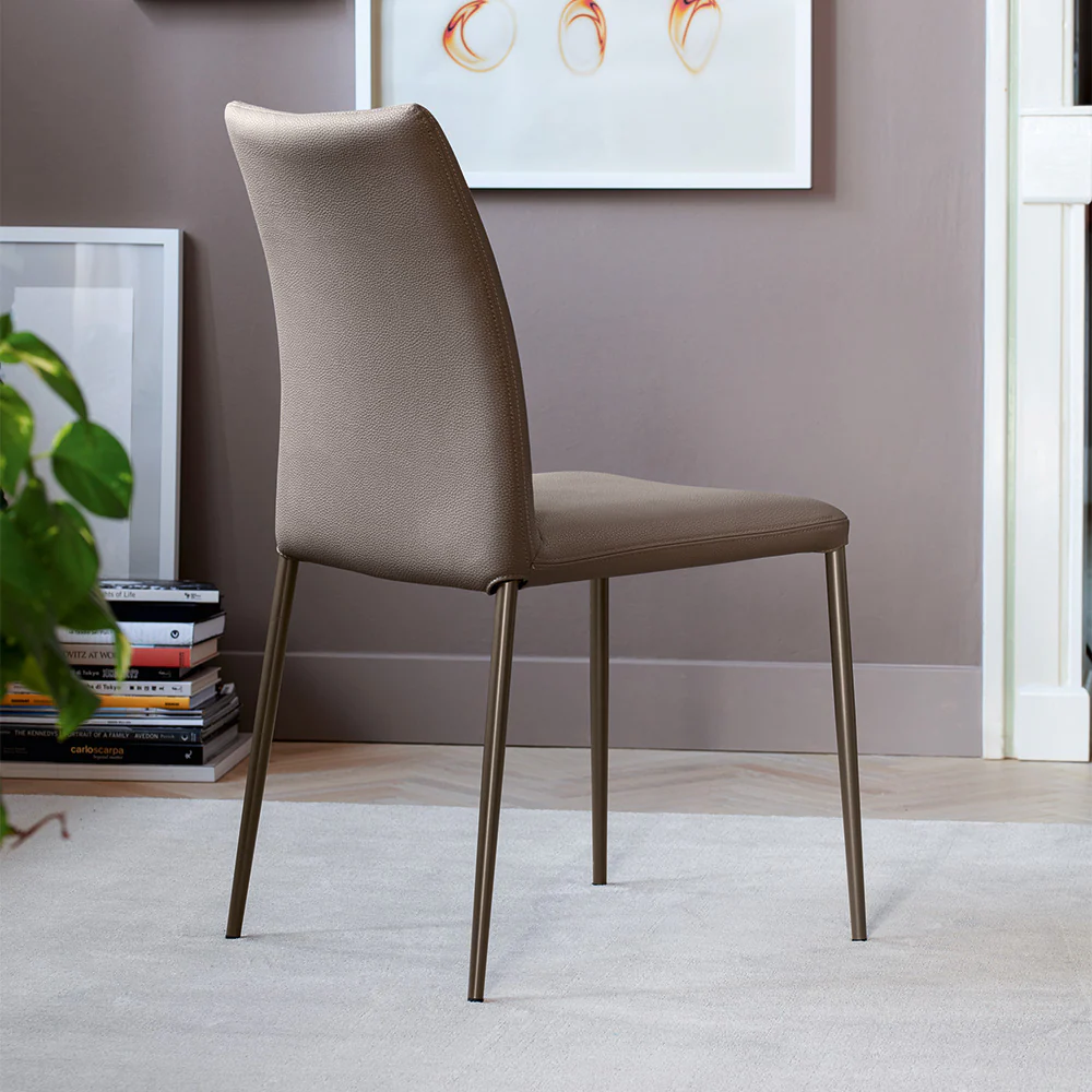 “Side view of ATLAS table by Connubia – sturdy structure with elegant proportions and clean lines”