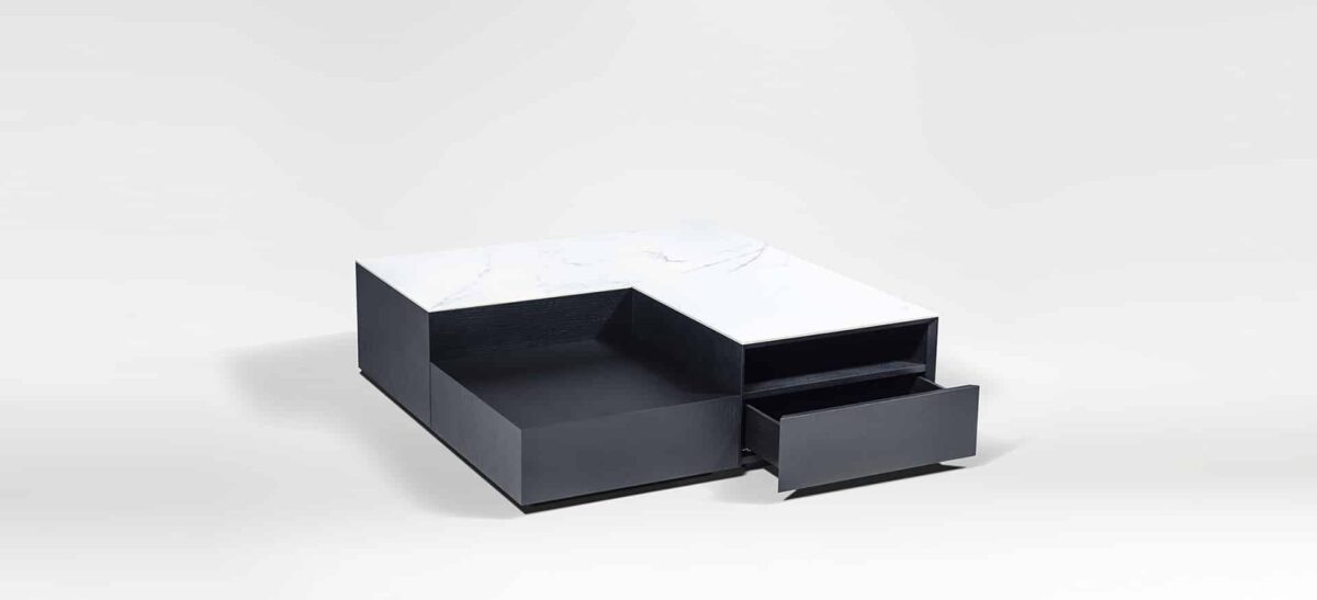 Stylish dining table with seamless design and wooden texture by Camerich.