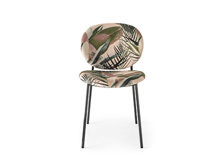 INÈS chair by Calligaris with retro-inspired curved backrest and padded seat.