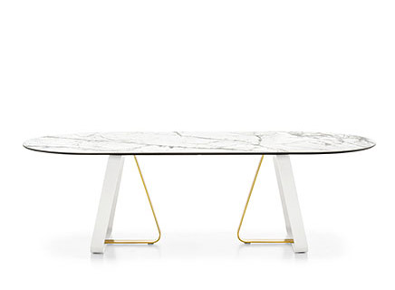SUNSHINE dining table by Calligaris with sleek design