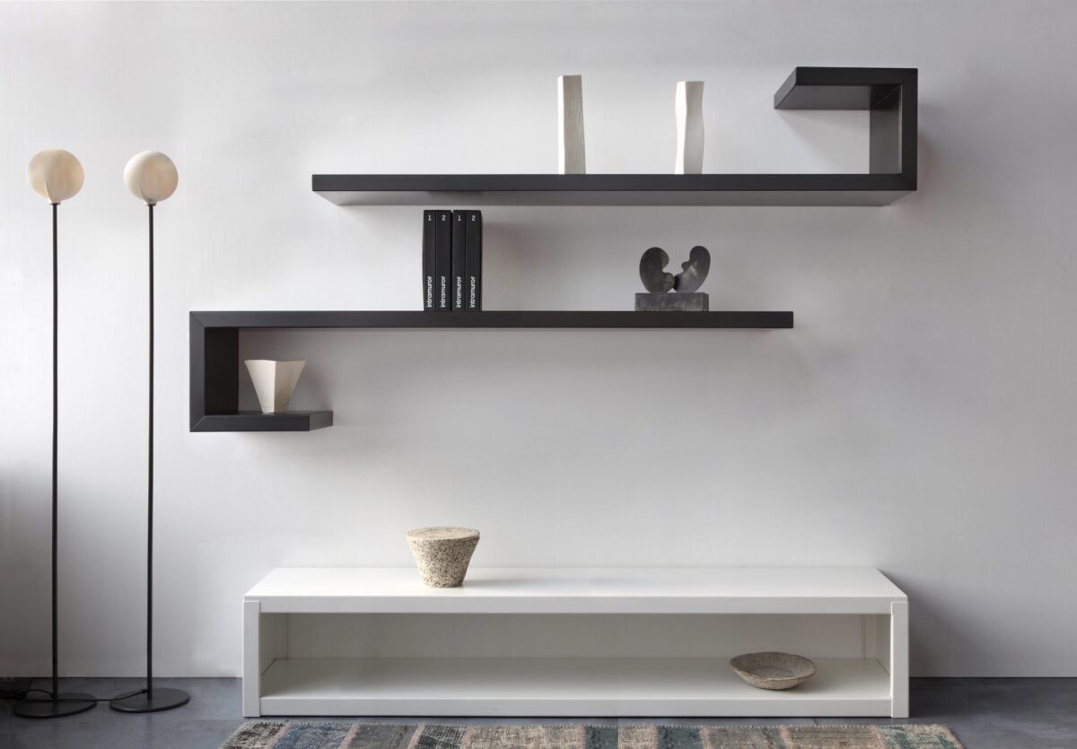 Low-profile steel rack with open shelving by Zeusnoto.
