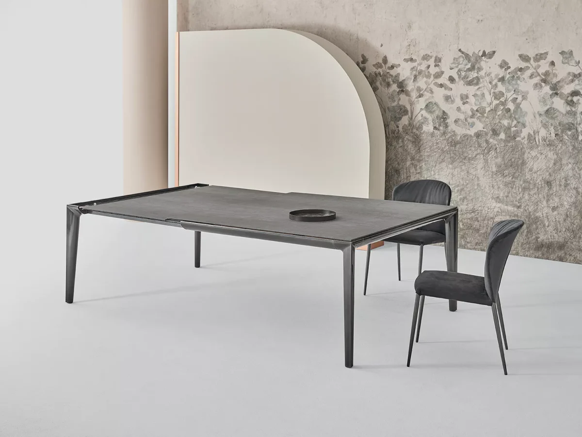Duke by Bontempi – Italian-crafted chair with subtle curves and powder-coated steel legs.