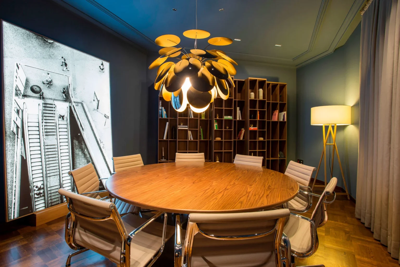 “Stylish pendant lamp Discocó by Marset – vibrant multicolored dots on blown glass shade”