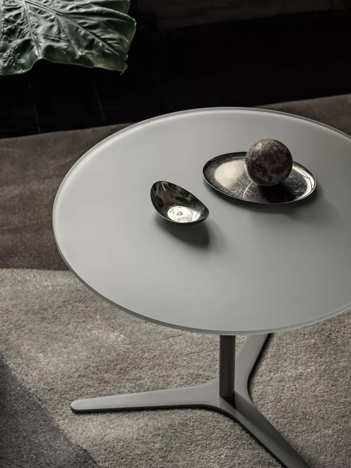 Reimagine your Royal Oak living space with the Propeller chair by Bontempi—sleek Italian luxury seating that blends style, comfort, and modern flair.