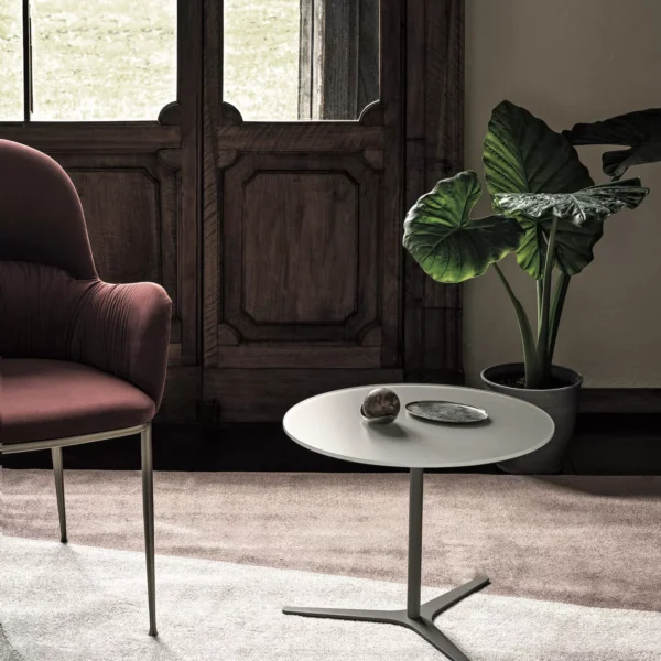 Reimagine your Royal Oak living space with the Propeller chair by Bontempi—sleek Italian luxury seating that blends style, comfort, and modern flair.
