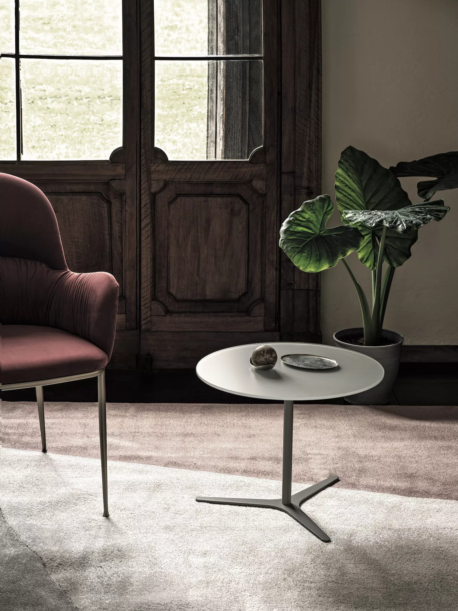 Reimagine your Royal Oak living space with the Propeller chair by Bontempi—sleek Italian luxury seating that blends style, comfort, and modern flair.