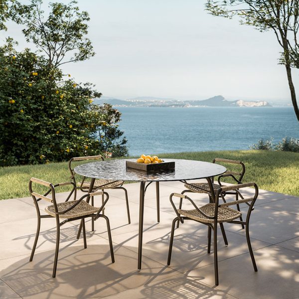 “Pianca Eolo designer table – sleek modern furniture with elegant sculptural base”